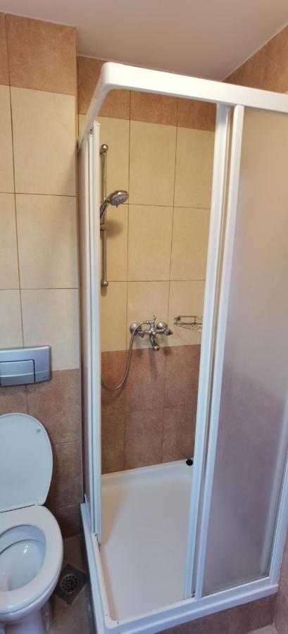 Apartmani Neva Supetar Exterior foto
