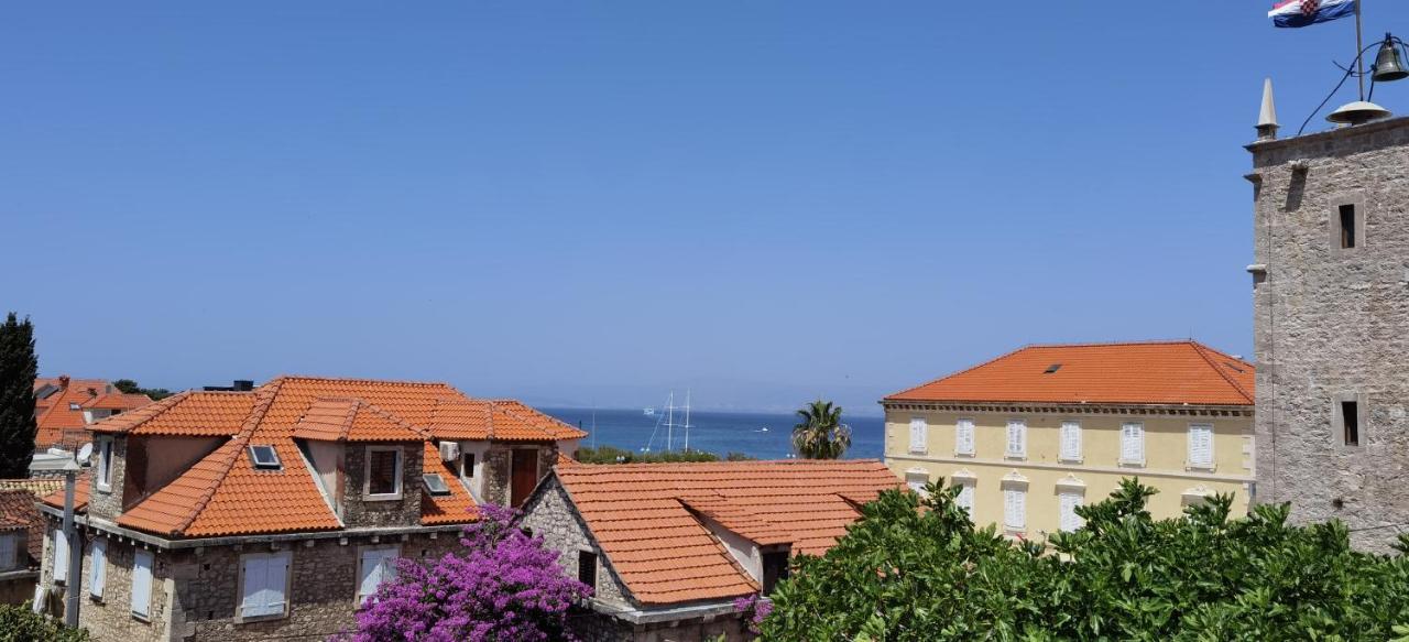 Apartmani Neva Supetar Exterior foto