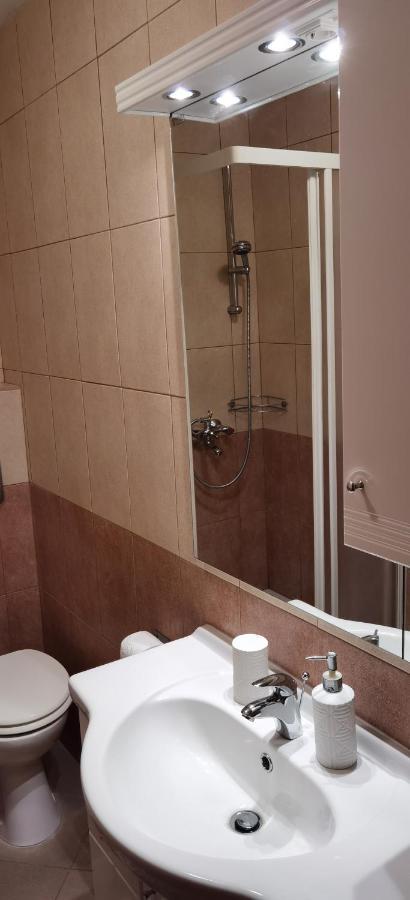 Apartmani Neva Supetar Exterior foto