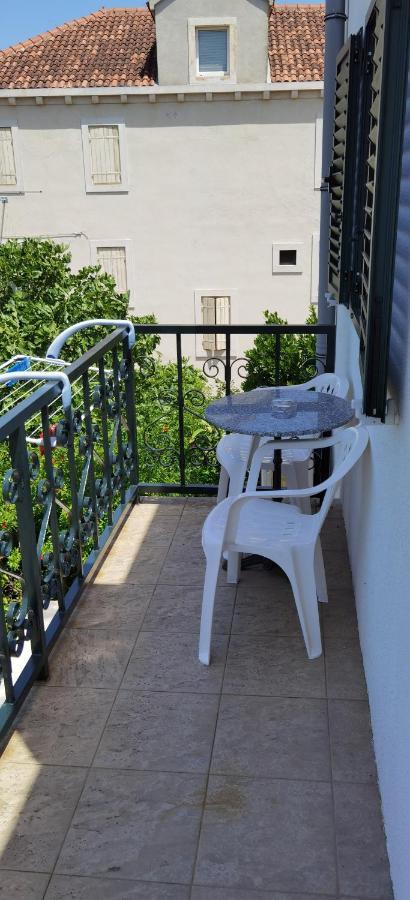 Apartmani Neva Supetar Exterior foto