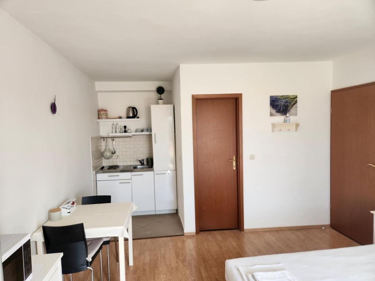 Apartmani Neva Supetar Exterior foto