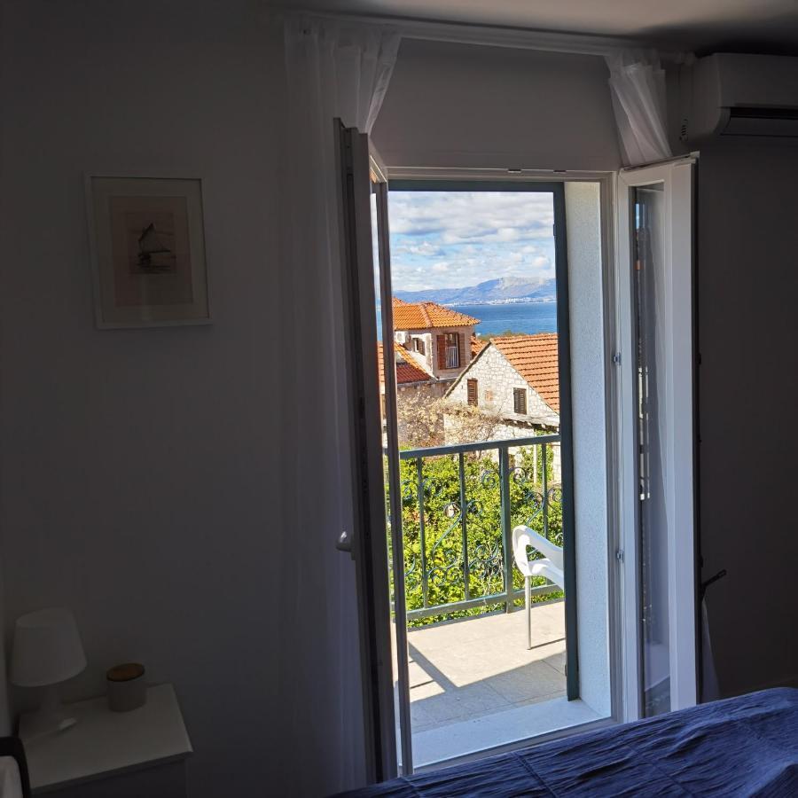 Apartmani Neva Supetar Exterior foto