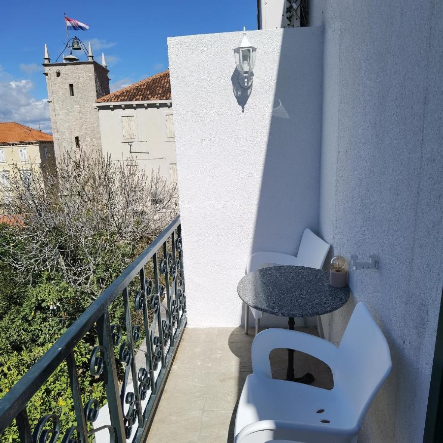 Apartmani Neva Supetar Exterior foto
