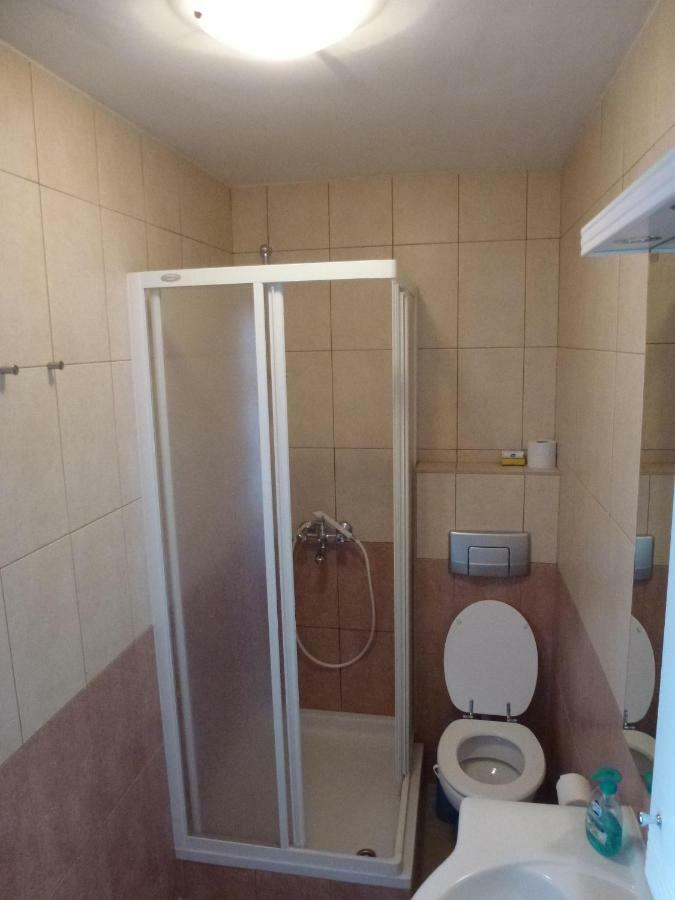 Apartmani Neva Supetar Exterior foto