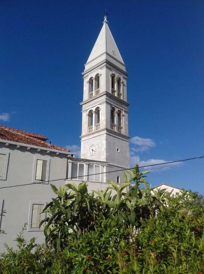 Apartmani Neva Supetar Exterior foto
