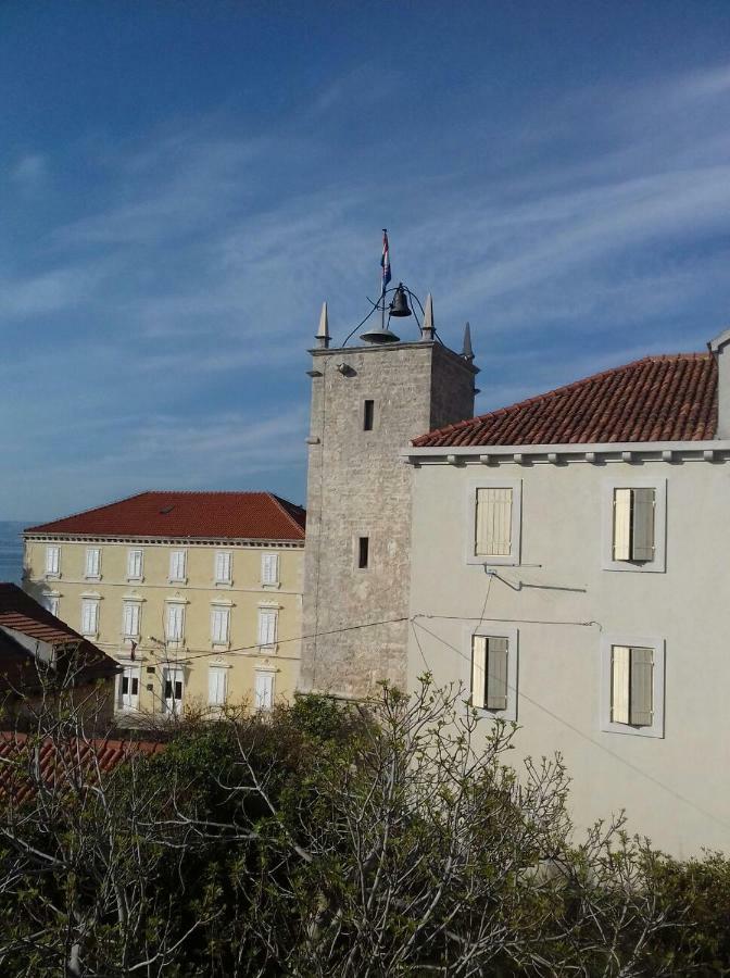 Apartmani Neva Supetar Exterior foto