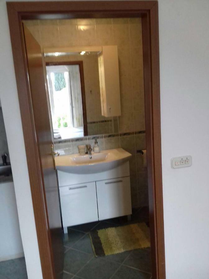 Apartmani Neva Supetar Exterior foto